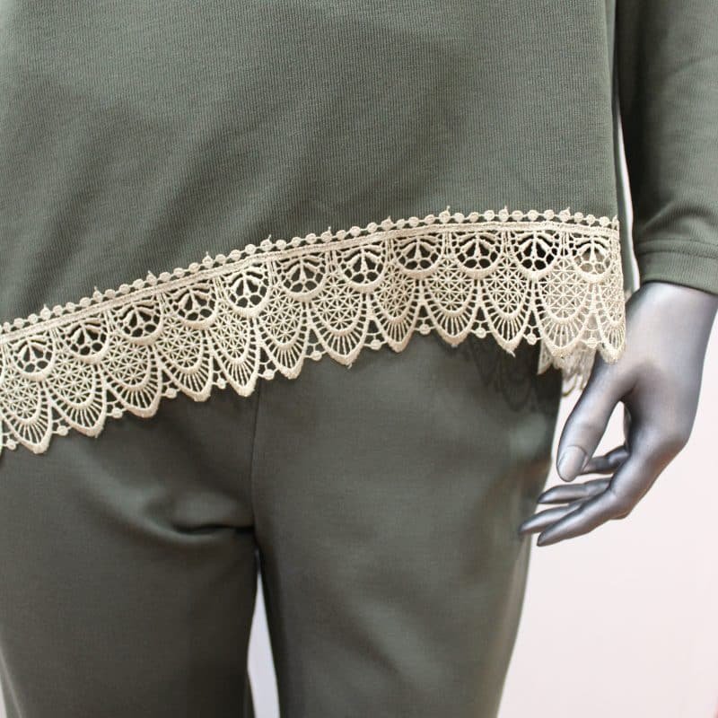 Blouse with lace trim